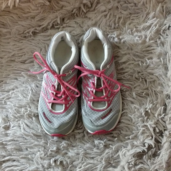 Tennis shoes - Picture 1 of 4